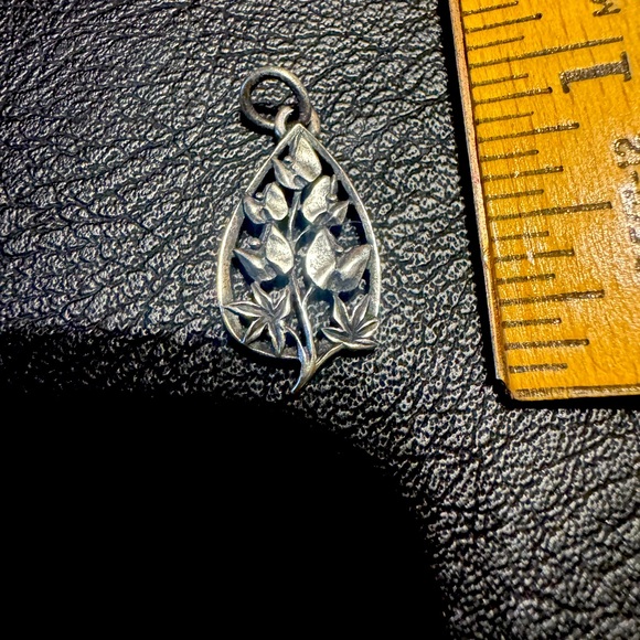 James Avery SIGNED STERLING SILVER BLUEBONNET CHARM Pendant FOR YOUR NECKLACE - Picture 1 of 2
